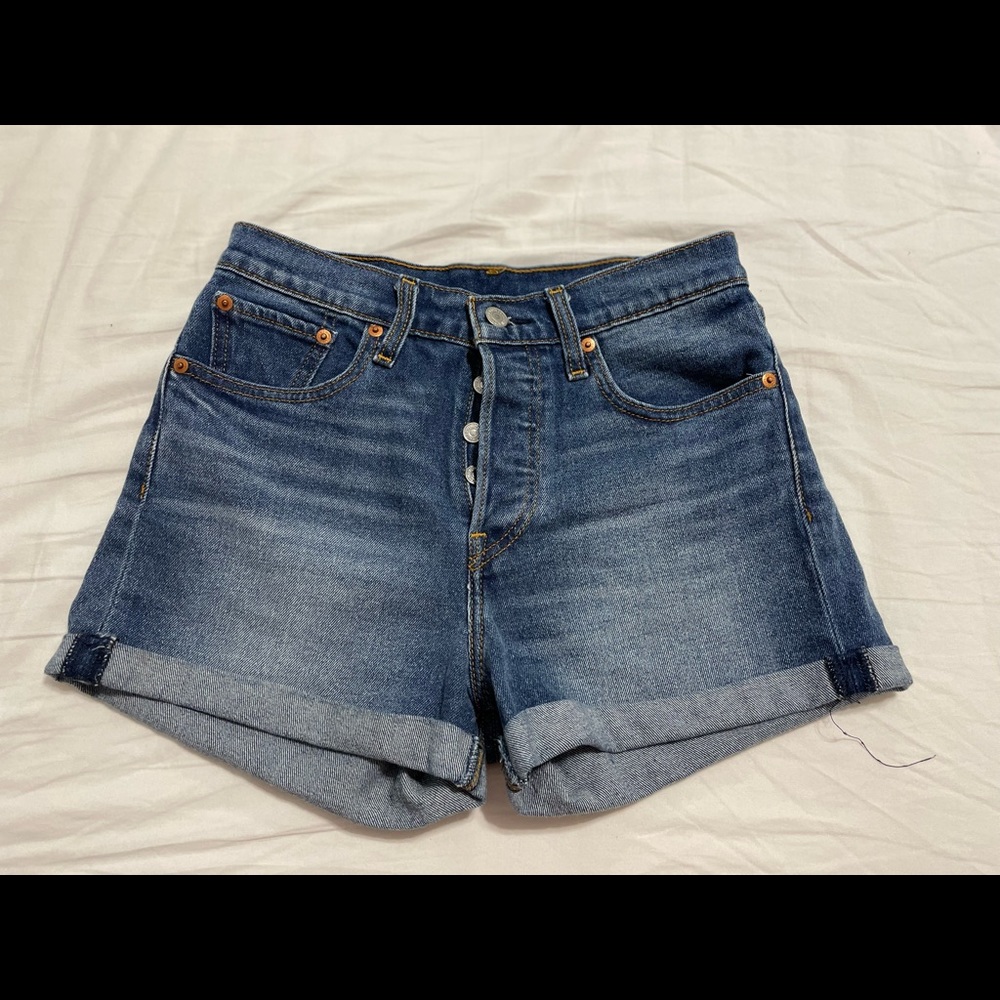 Levi’s high waist denim short size W27 mix cotton stretch